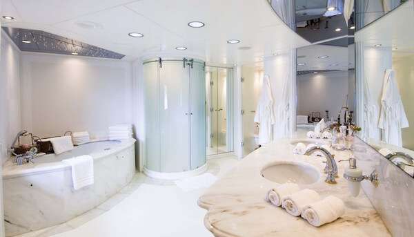 en-tarz-banyo-isiklandirmasi-modelleri