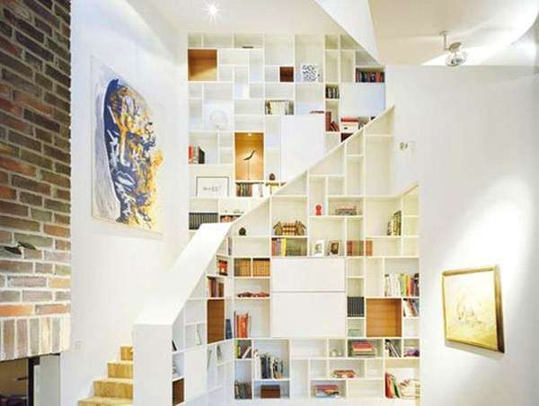 kullanisli-merdiven-alti-dekorasyon-ornekleri
