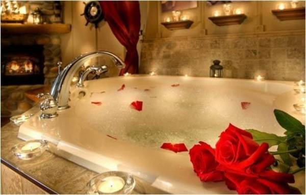 Romantik Bir Banyo Dekorasyonu İçin Banyo Aksesuarları