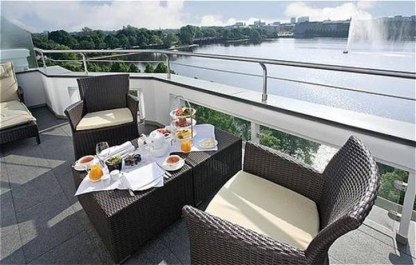Balkon Mobilyaları İçin 20 Farklı Dekorasyon Önerisi