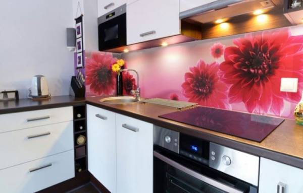 25+ Eye-Catching Kitchen Backsplash Wallpapers