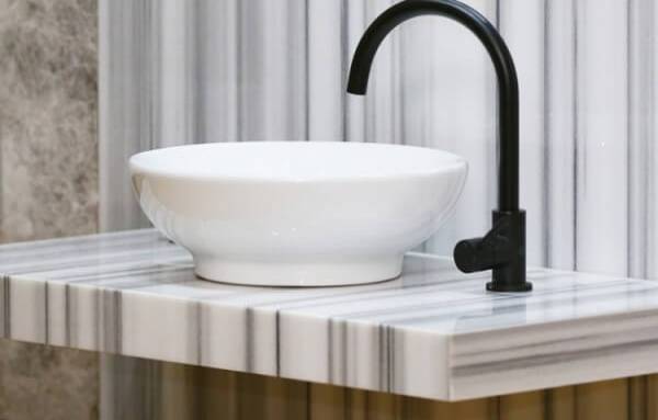 Mermer Banyo Aksesuarları ile Dekorasyon Fikirleri