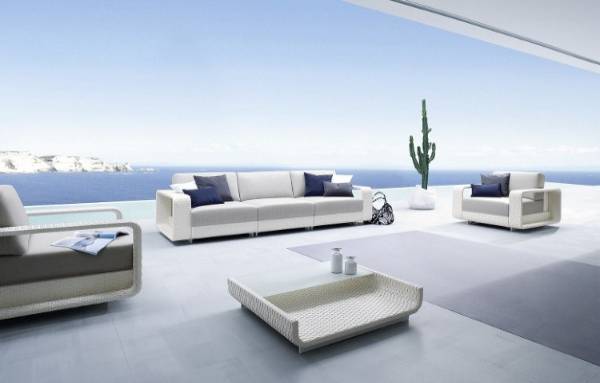 Minimal Bahçe Mobilyaları ile Bahçe Dekorasyonu