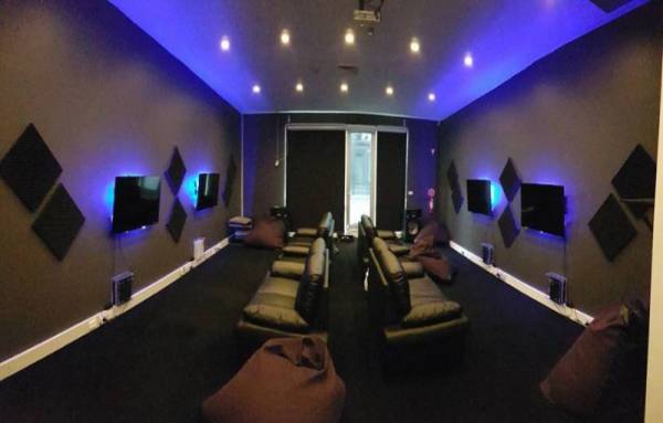 Playstation Cafe Dekorasyon Örnekleri