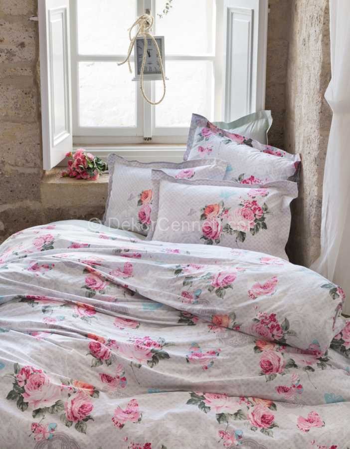 Pomegranate Blossom Color Home Decor Ideas