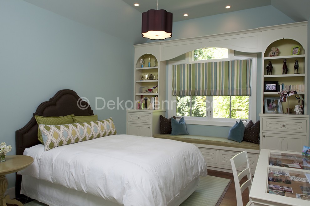 Mavi ve Kahve Rengi Yatak Odası Dekorasyonu